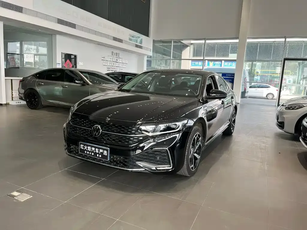 Volkswagen Passat — фото 8