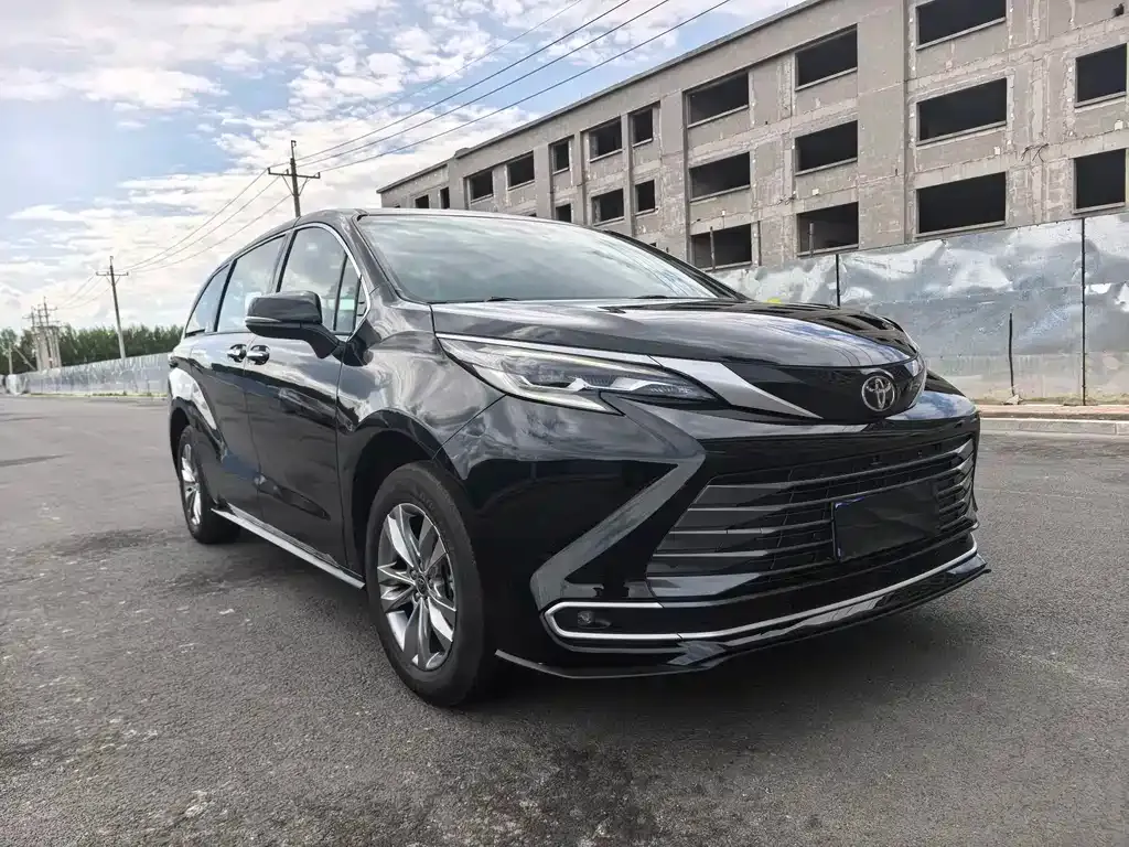 Toyota Sienna — фото 6