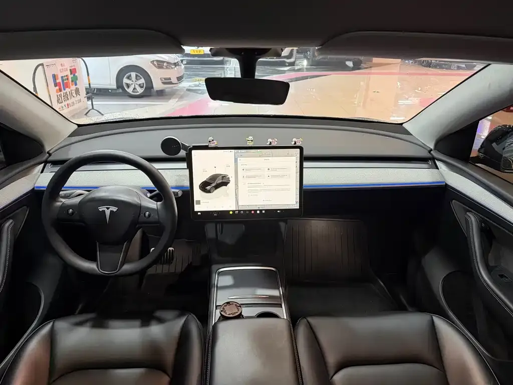 Tesla Model Y — фото 9