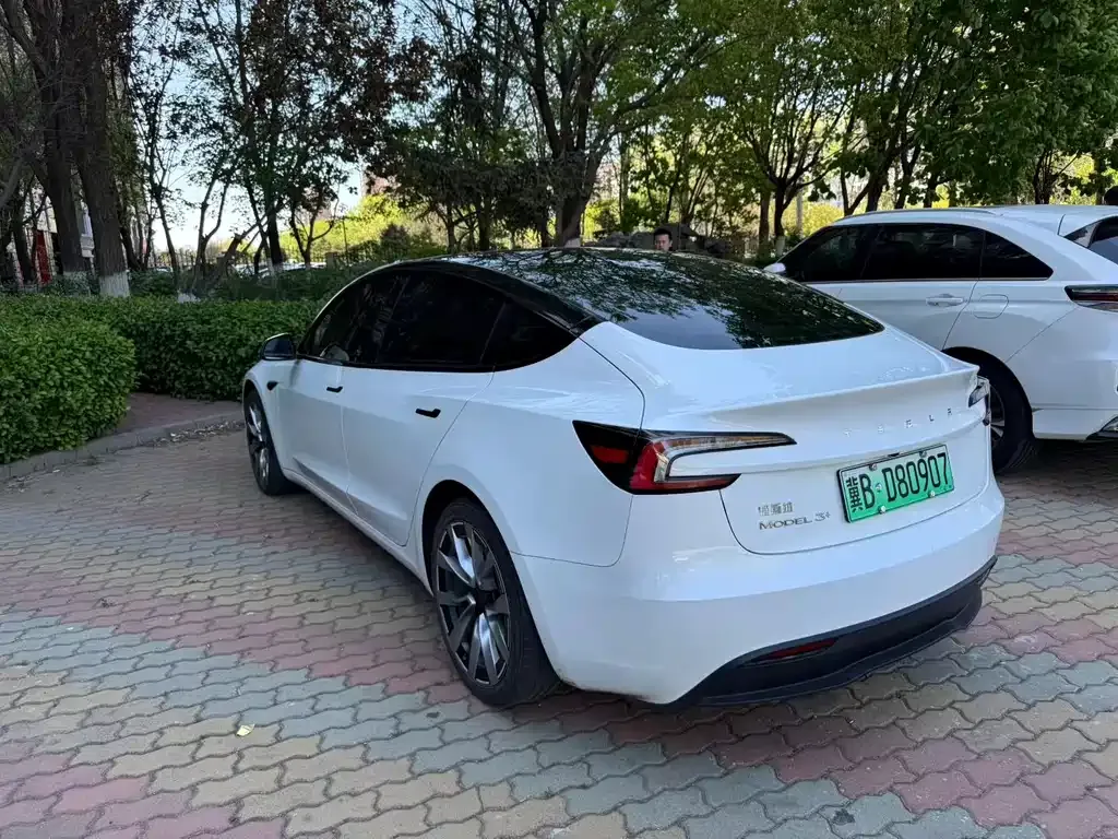 Tesla Model 3 — фото 6