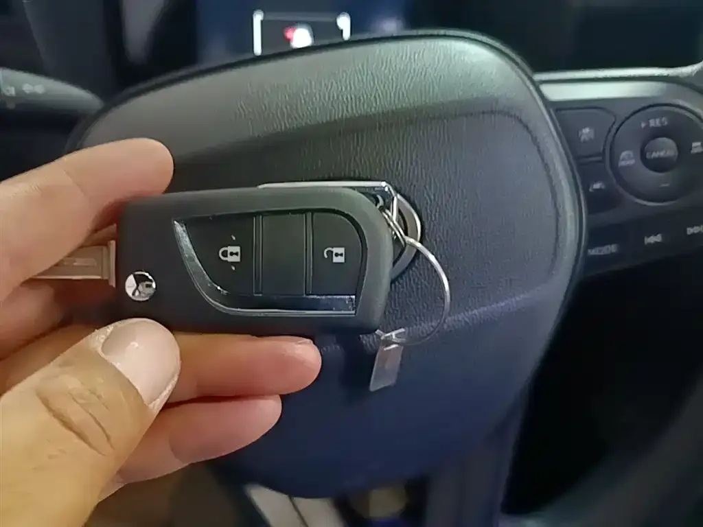Toyota Corolla Cross — фото 9