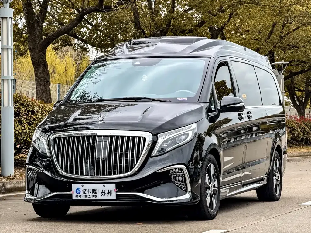 Mercedes-Benz V-Class — фото 1