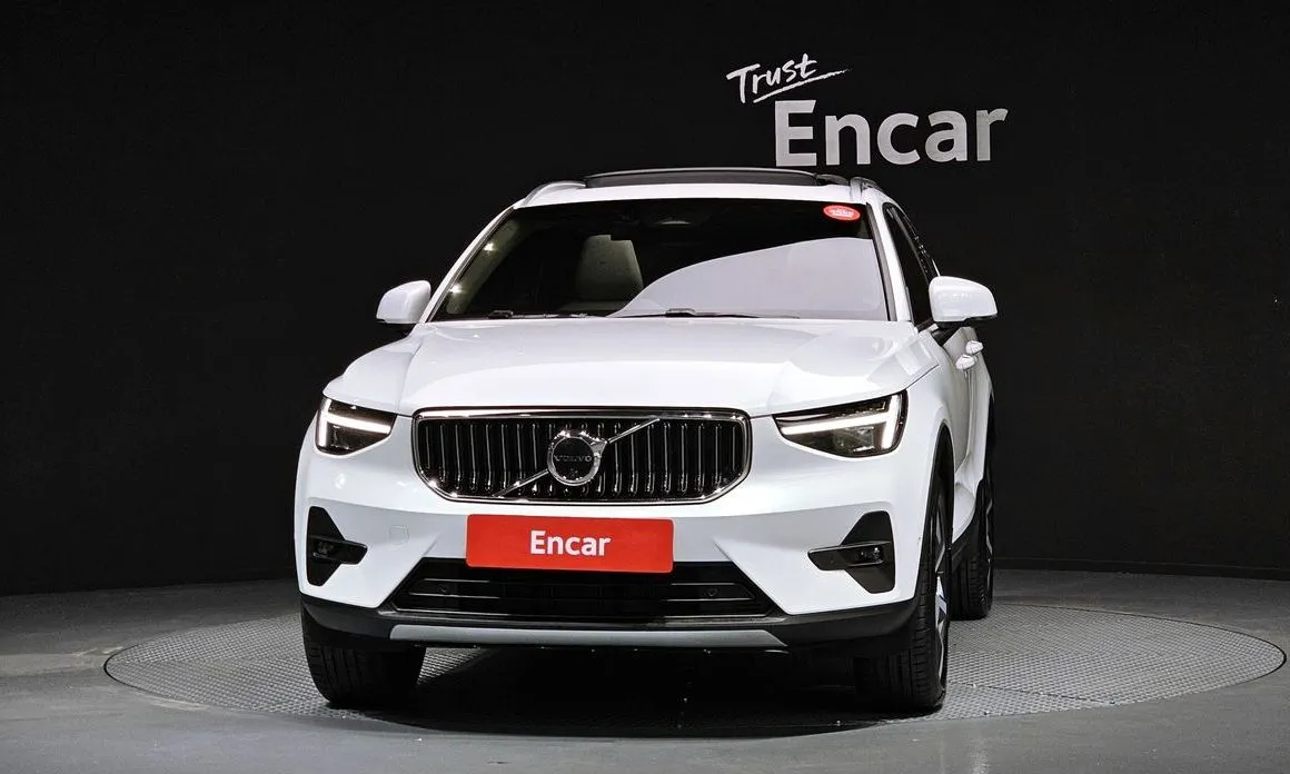 Volvo XC40 — фото 4