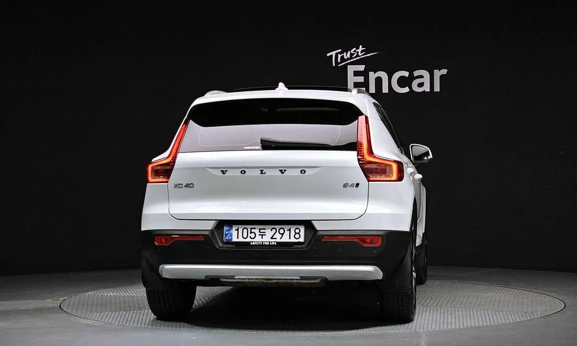 Volvo XC40 — фото 3