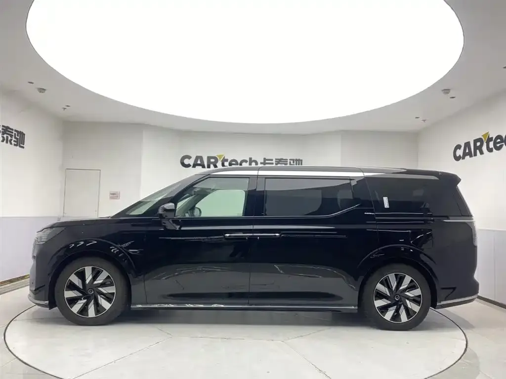 Volvo EM90 2026 из CN, фото 9