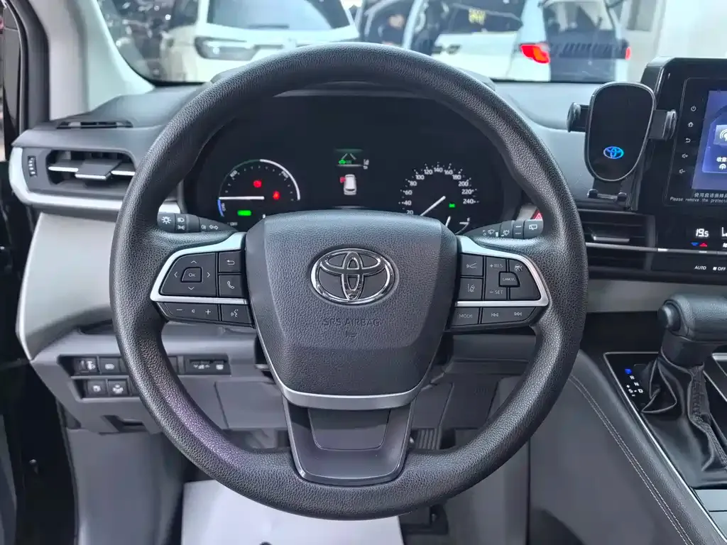 Toyota Granvia 2024 из CN, фото 7