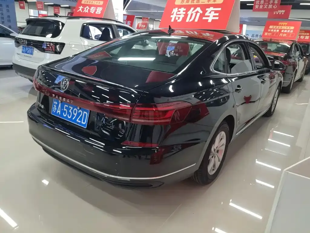 Volkswagen Passat — фото 9