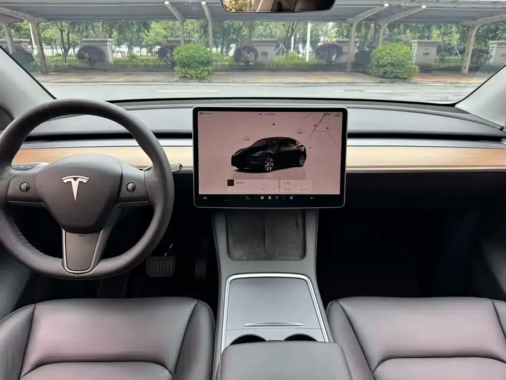 Tesla Model Y — фото 7