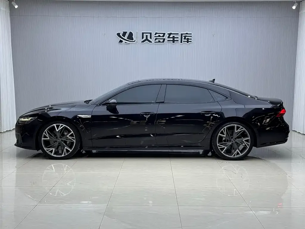 Audi A7L — фото 6
