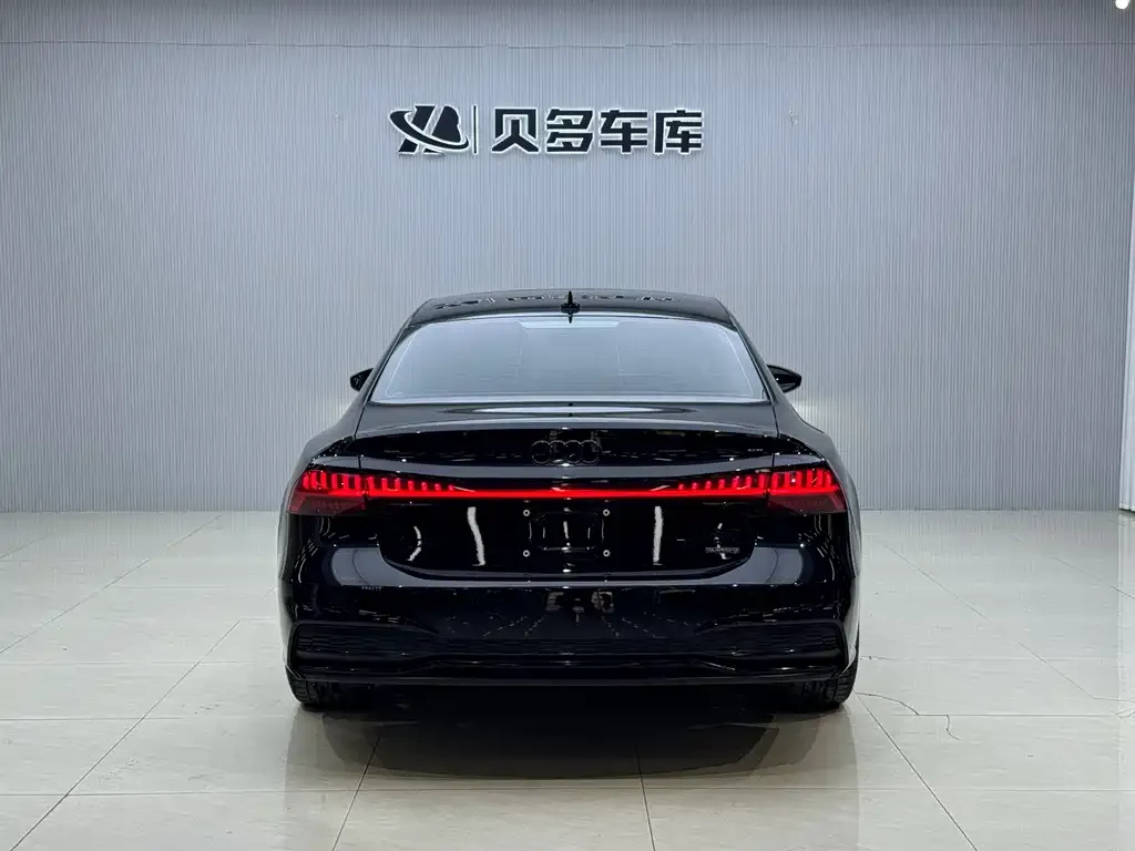 Audi A7L — фото 8