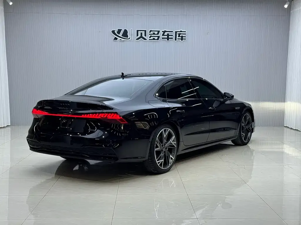 Audi A7L — фото 7