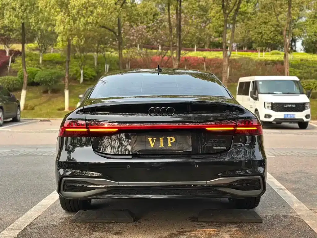 Audi A7L — фото 3
