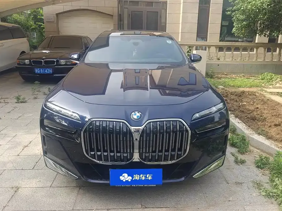 BMW 7 Series 2023 из CN, фото 3