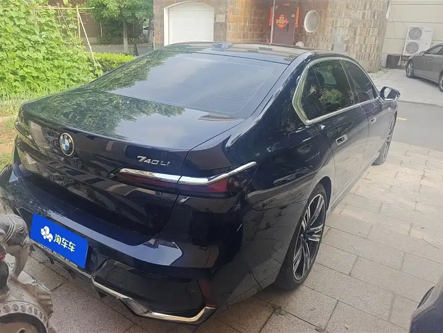 BMW 7 Series 2023 из CN, фото 9