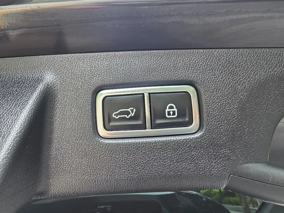 Kia Sorento — фото 9