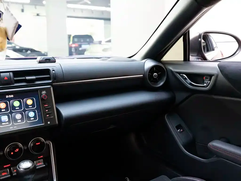 Subaru BRZ 2023 из CN, фото 7