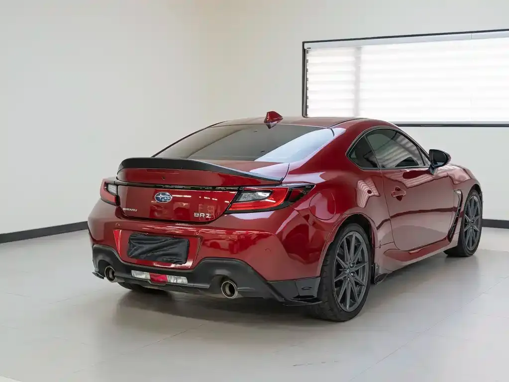 Subaru BRZ 2023 из CN, фото 10