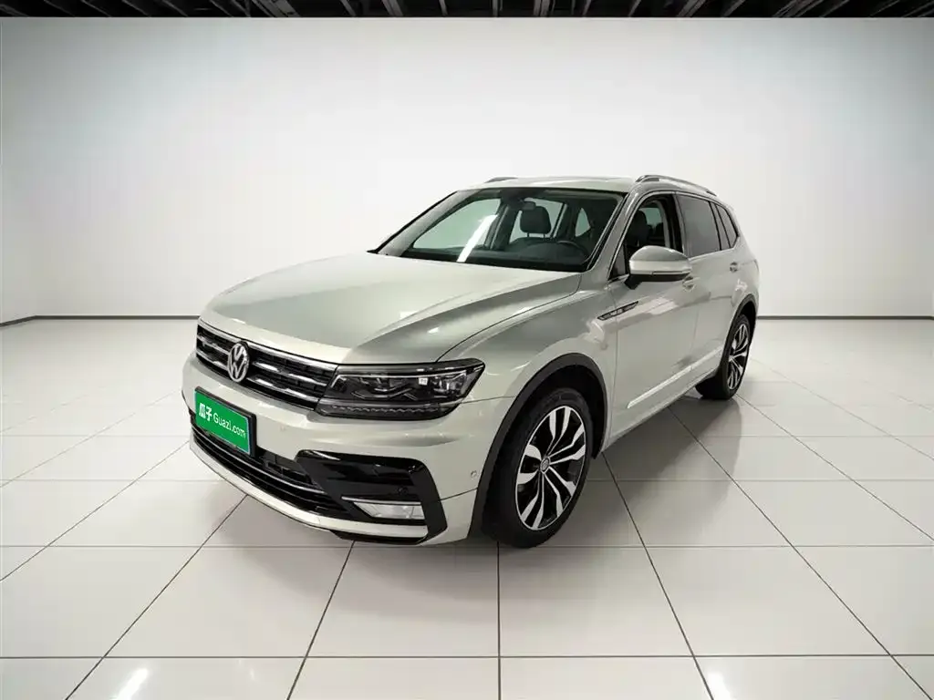 Volkswagen Tiguan L — фото 10
