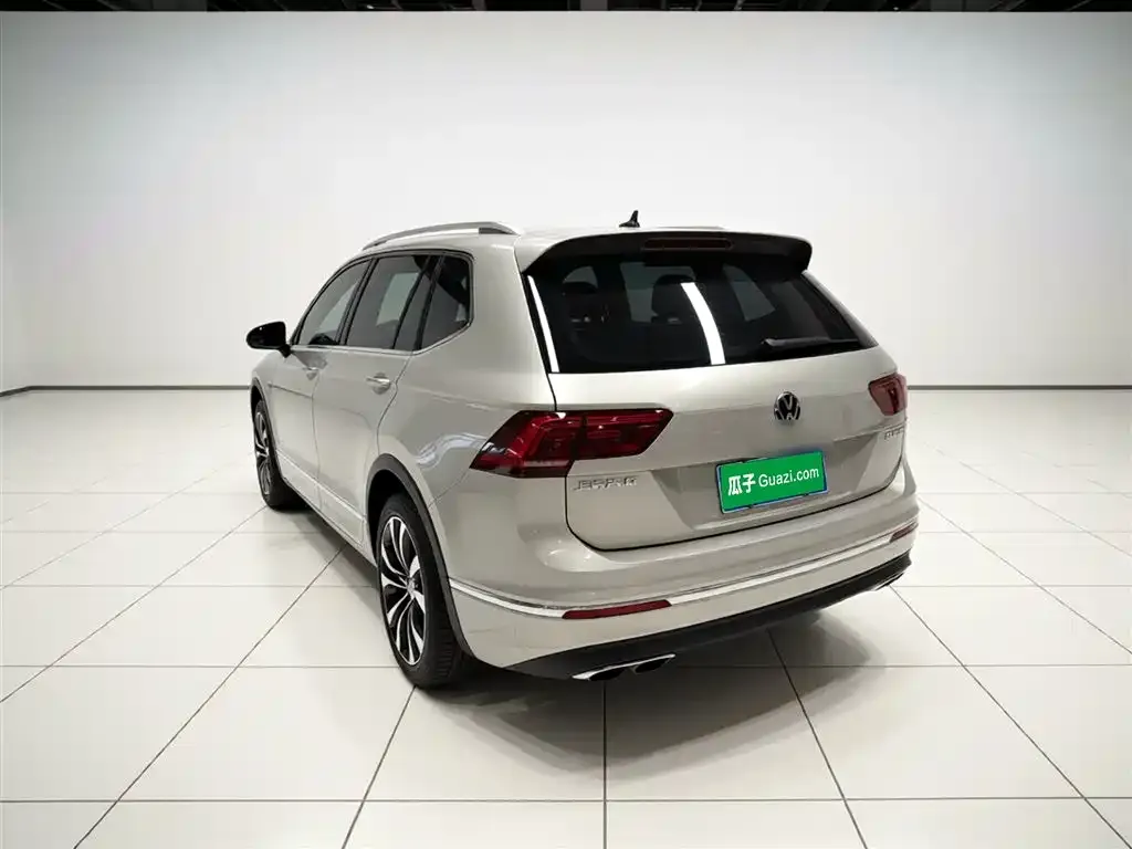 Volkswagen Tiguan L — фото 6