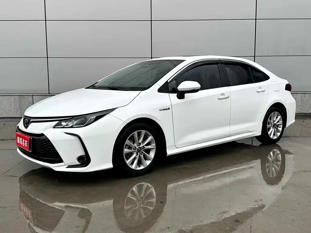 Toyota Corolla — фото 1