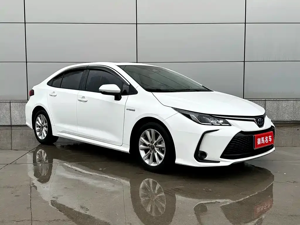 Toyota Corolla — фото 9