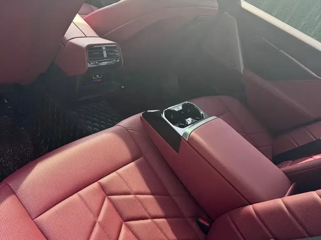BMW 5 Series — фото 10