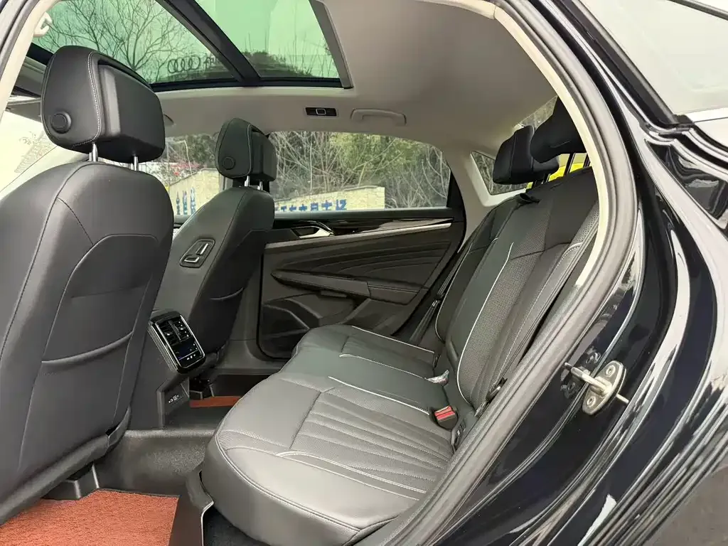 Volkswagen Passat — фото 6