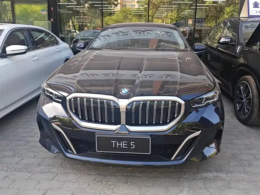 BMW 5 Series — фото 10