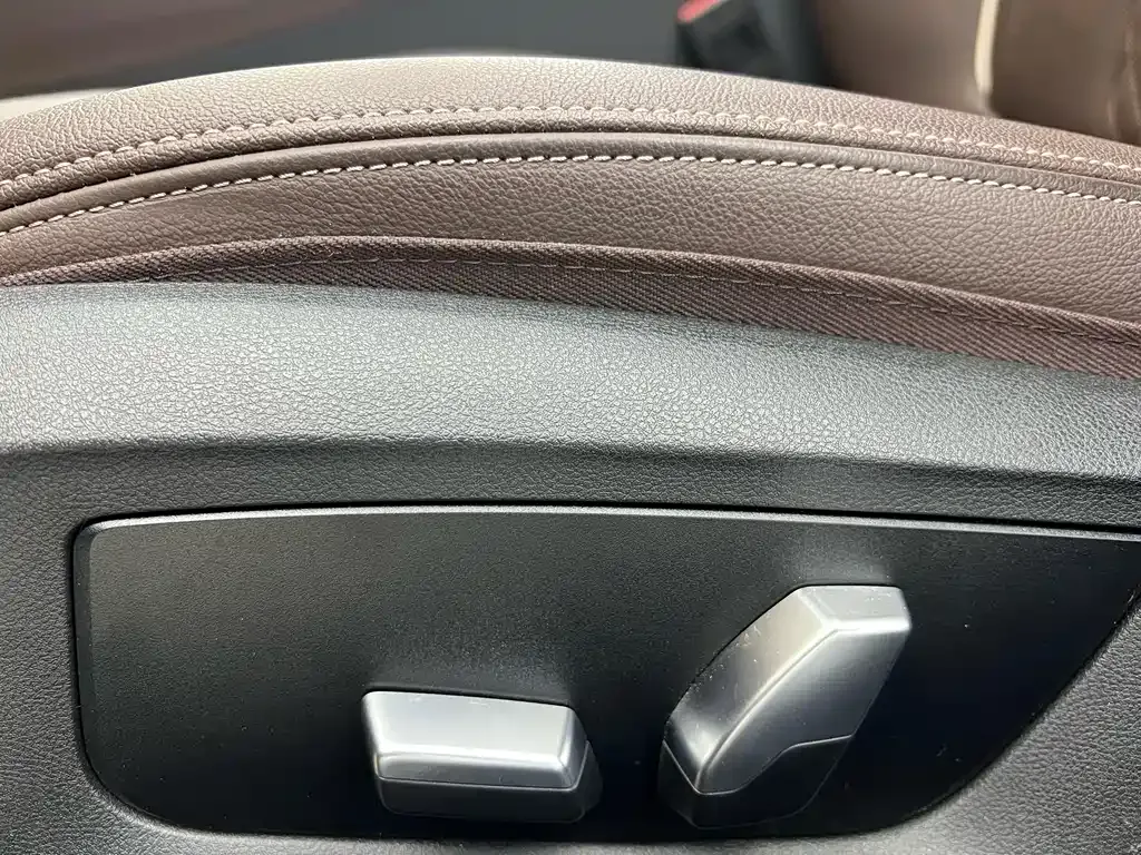 BMW 5 Series — фото 10