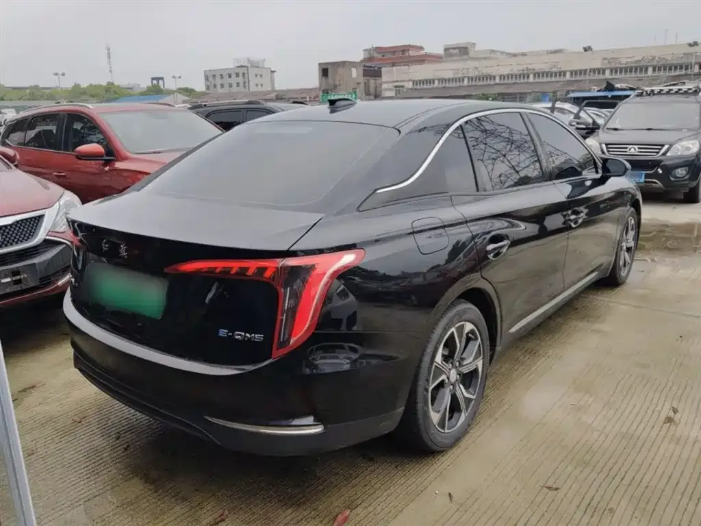 Hongqi E-QM5 — фото 2
