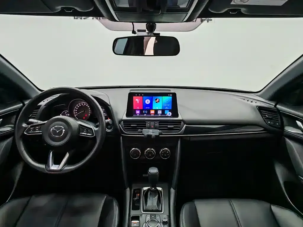 Mazda CX-4 — фото 10