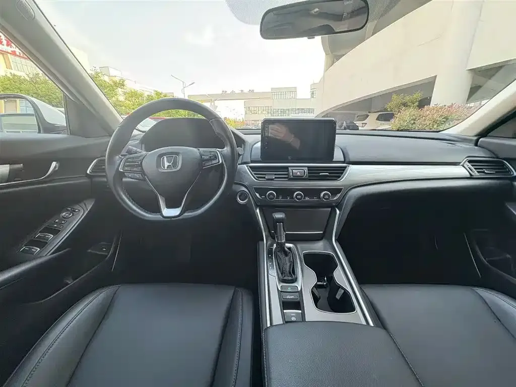 Honda Accord — фото 2