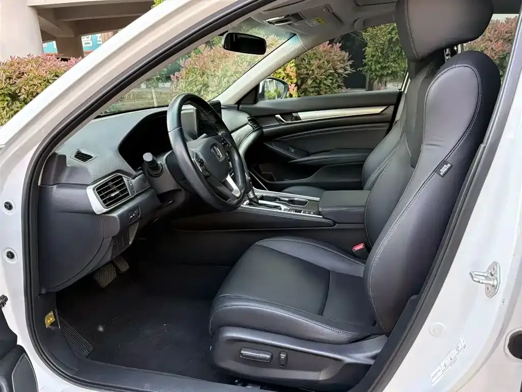 Honda Accord — фото 3