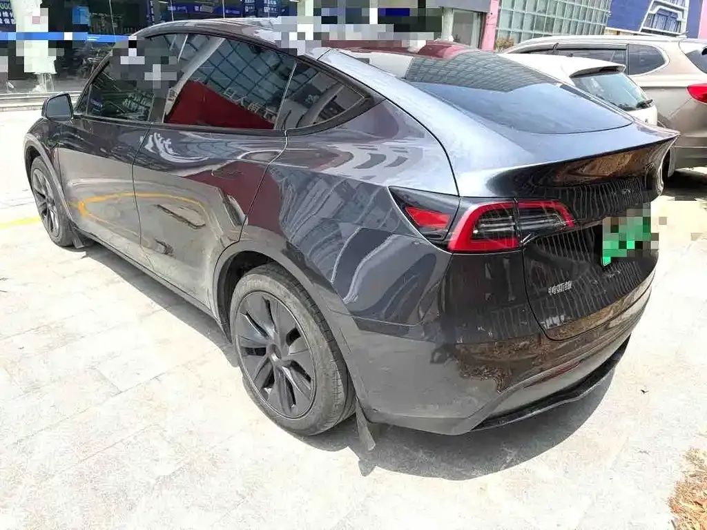 Tesla Model Y — фото 4