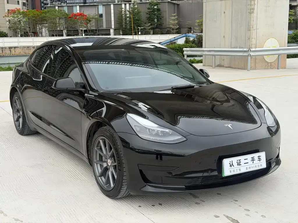 Tesla Model 3 — фото 4