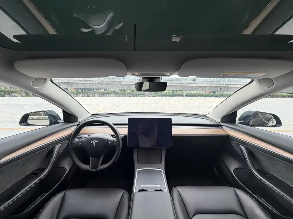 Tesla Model 3 — фото 5