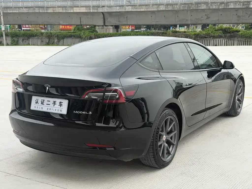 Tesla Model 3 — фото 2