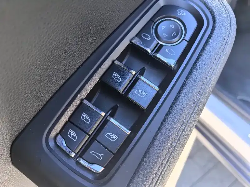 Porsche Macan 2021 из CN, фото 10