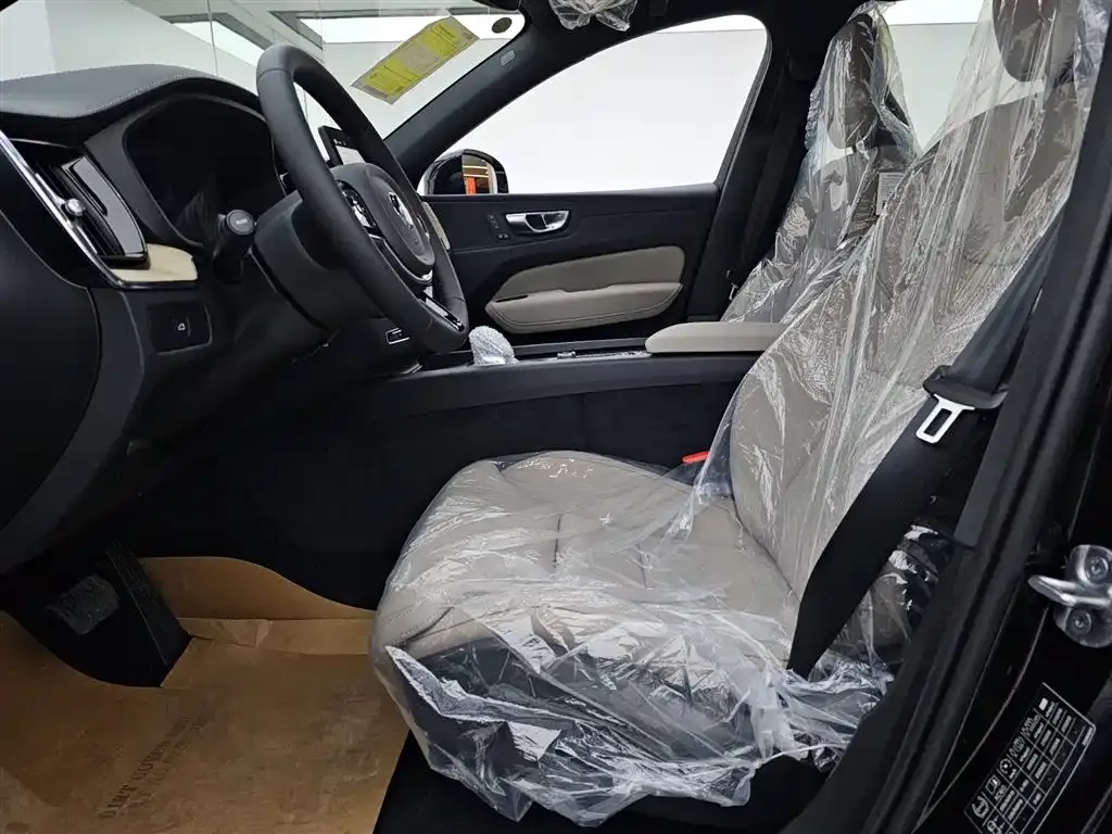 Volvo XC60 2026 из CN, фото 5
