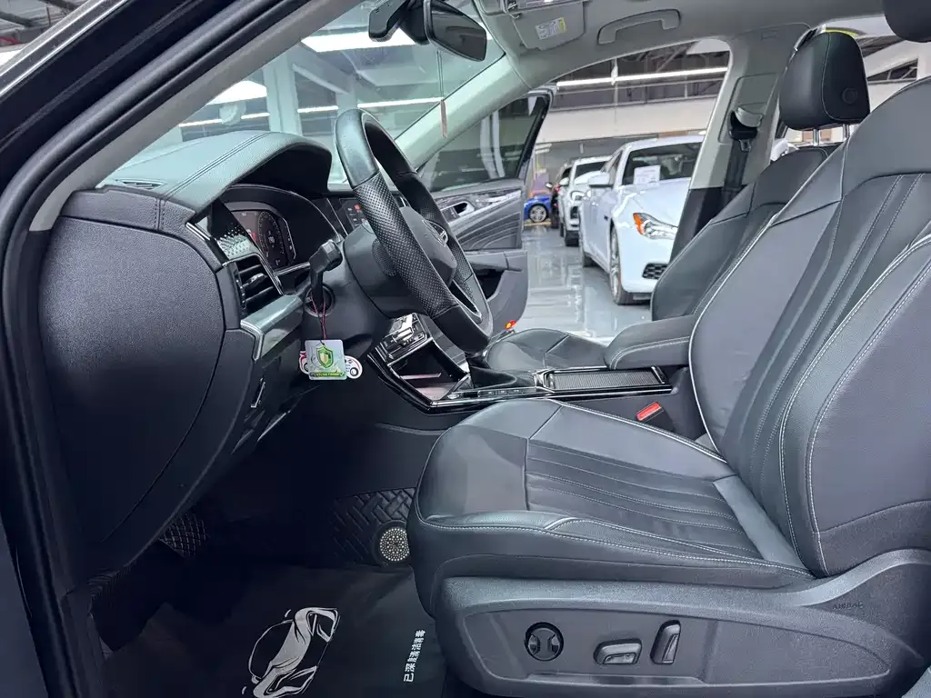Volkswagen Passat — фото 6