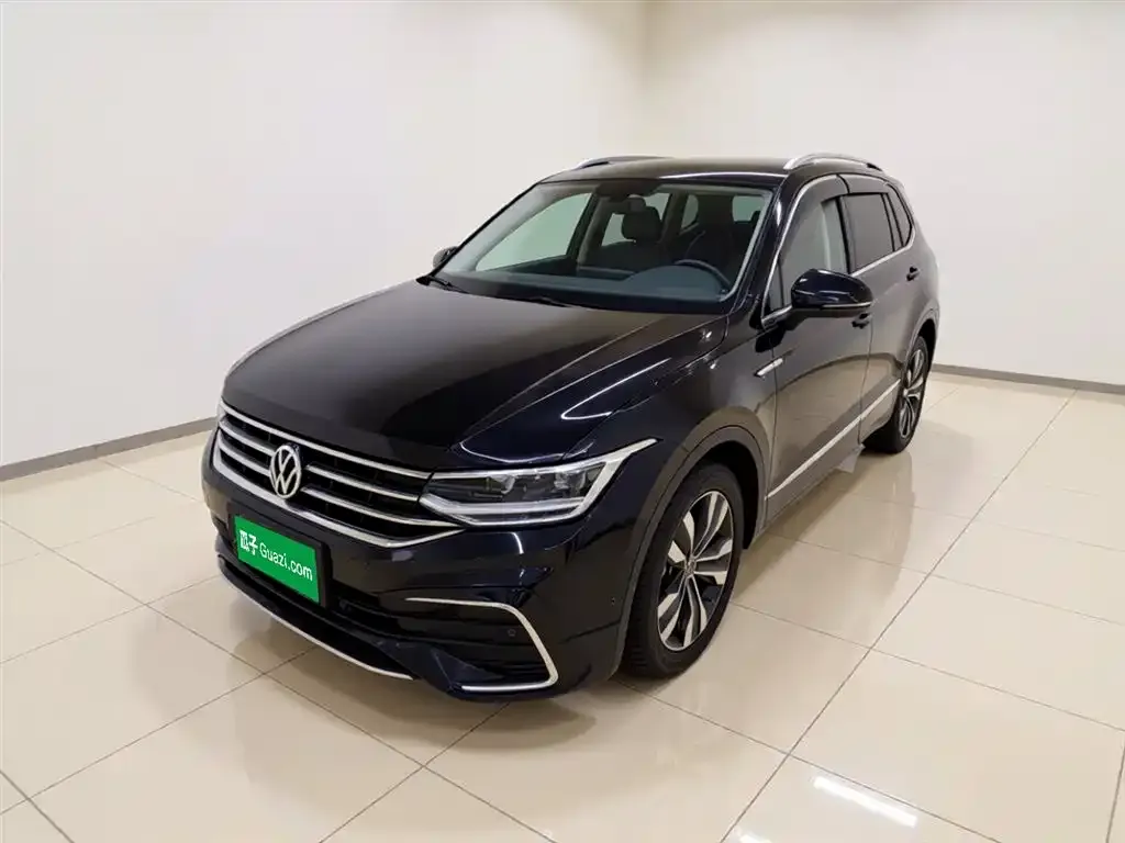 Volkswagen Tiguan L — фото 1