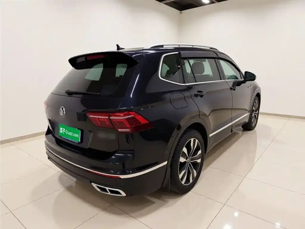 Volkswagen Tiguan L — фото 8