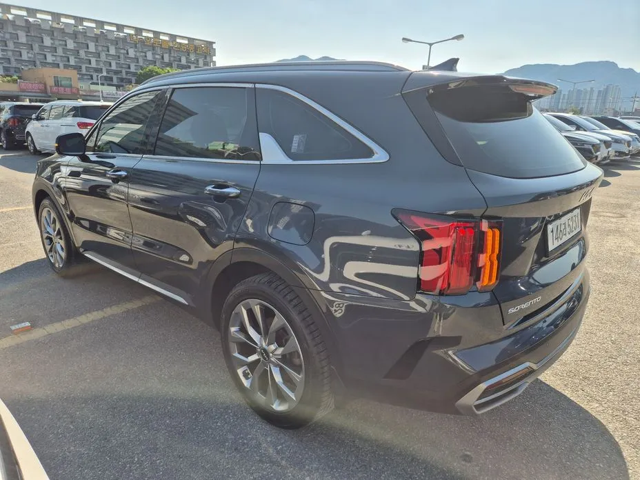 Kia Sorento — фото 9