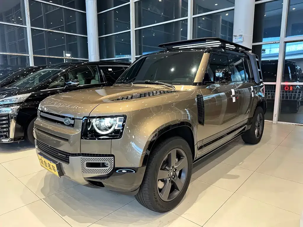 Land Rover Defender — фото 1