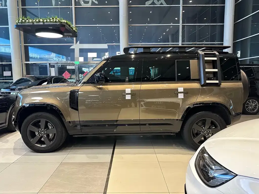 Land Rover Defender — фото 10