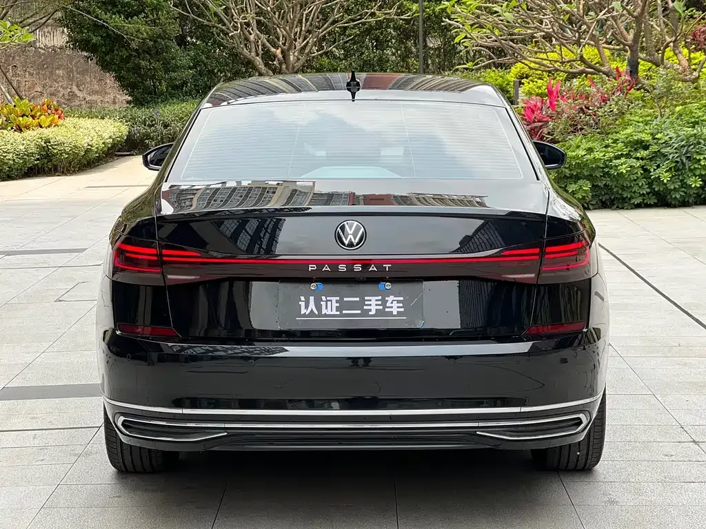 Volkswagen Passat — фото 8