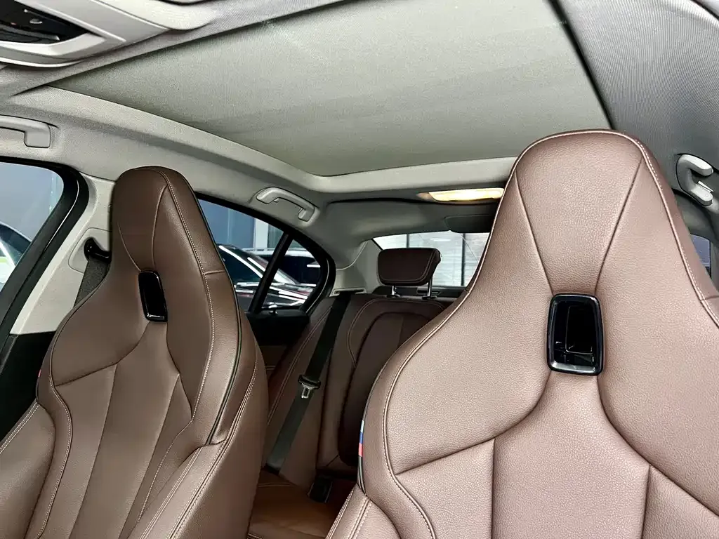BMW 1 Series 2021 из CN, фото 9