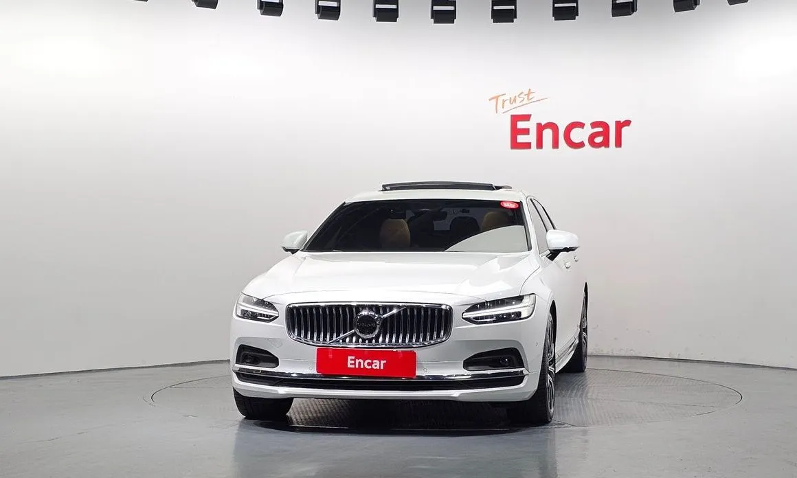 Volvo S90 2023 из KR, фото 3