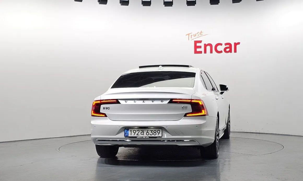 Volvo S90 2023 из KR, фото 2