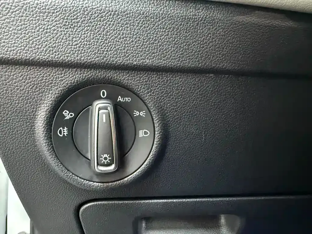 Volkswagen Tiguan L — фото 10
